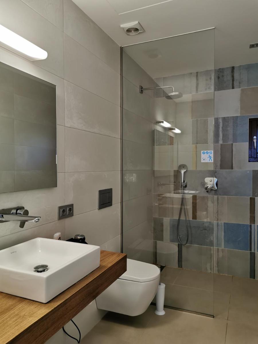 Un baño de Bennoc Petit Hotel - Only Adults