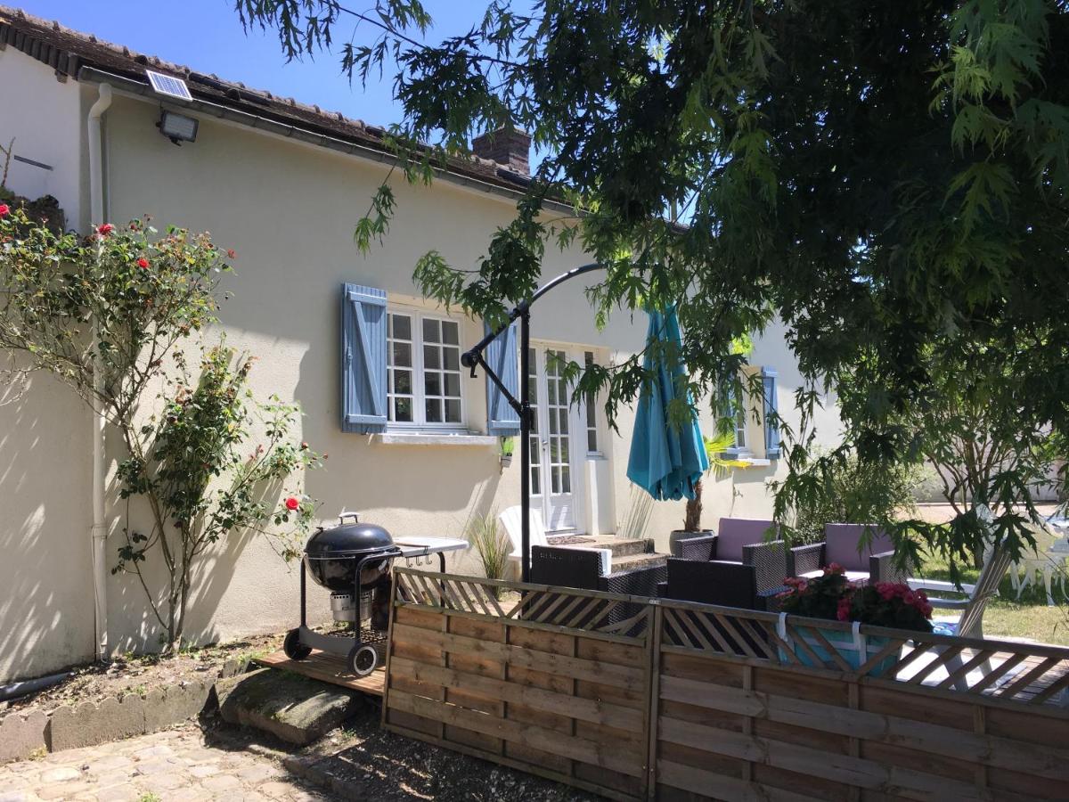 Jolie Maison avec terrain de tennis à 60 km de Paris - Housity