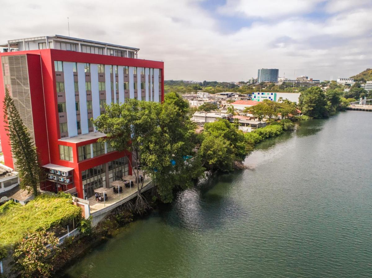 Radisson Hotel Guayaquil - Housity