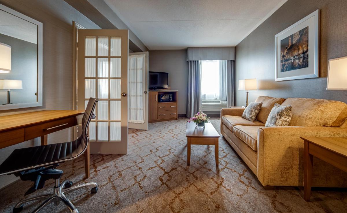 Monte Carlo Inn Vaughan Suites - Housity