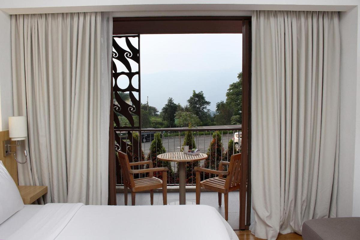 Pesona Alam Resort & Spa - Housity