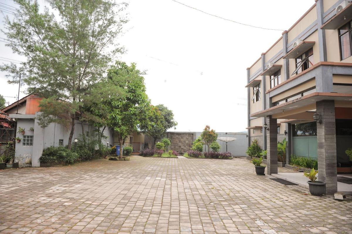 SPOT ON 2559 Hotel Handayani Syariah - Housity