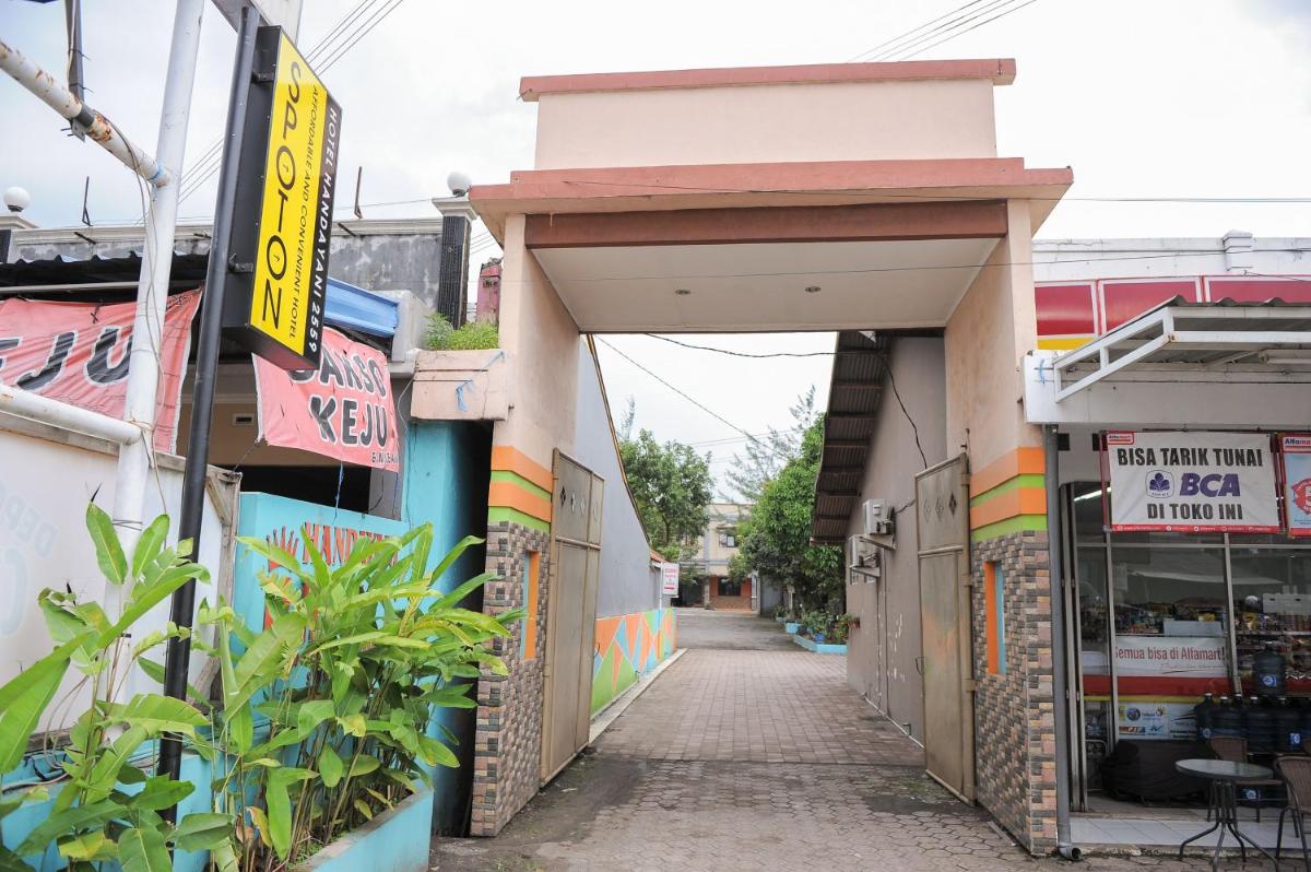 SPOT ON 2559 Hotel Handayani Syariah - Housity