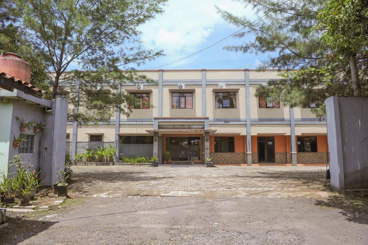 SPOT ON 2559 Hotel Handayani Syariah - Housity