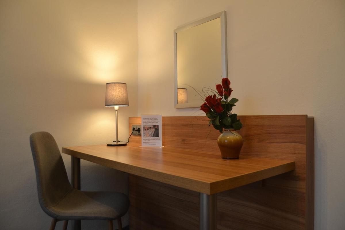Hotel Bohemians - Housity