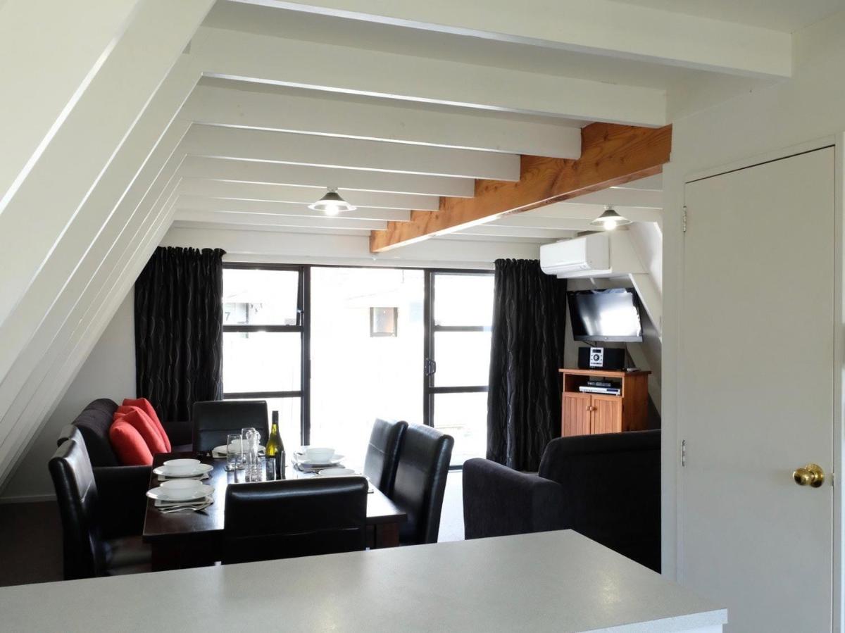 Central Ski Chalet - Ohakune Holiday Home - Housity