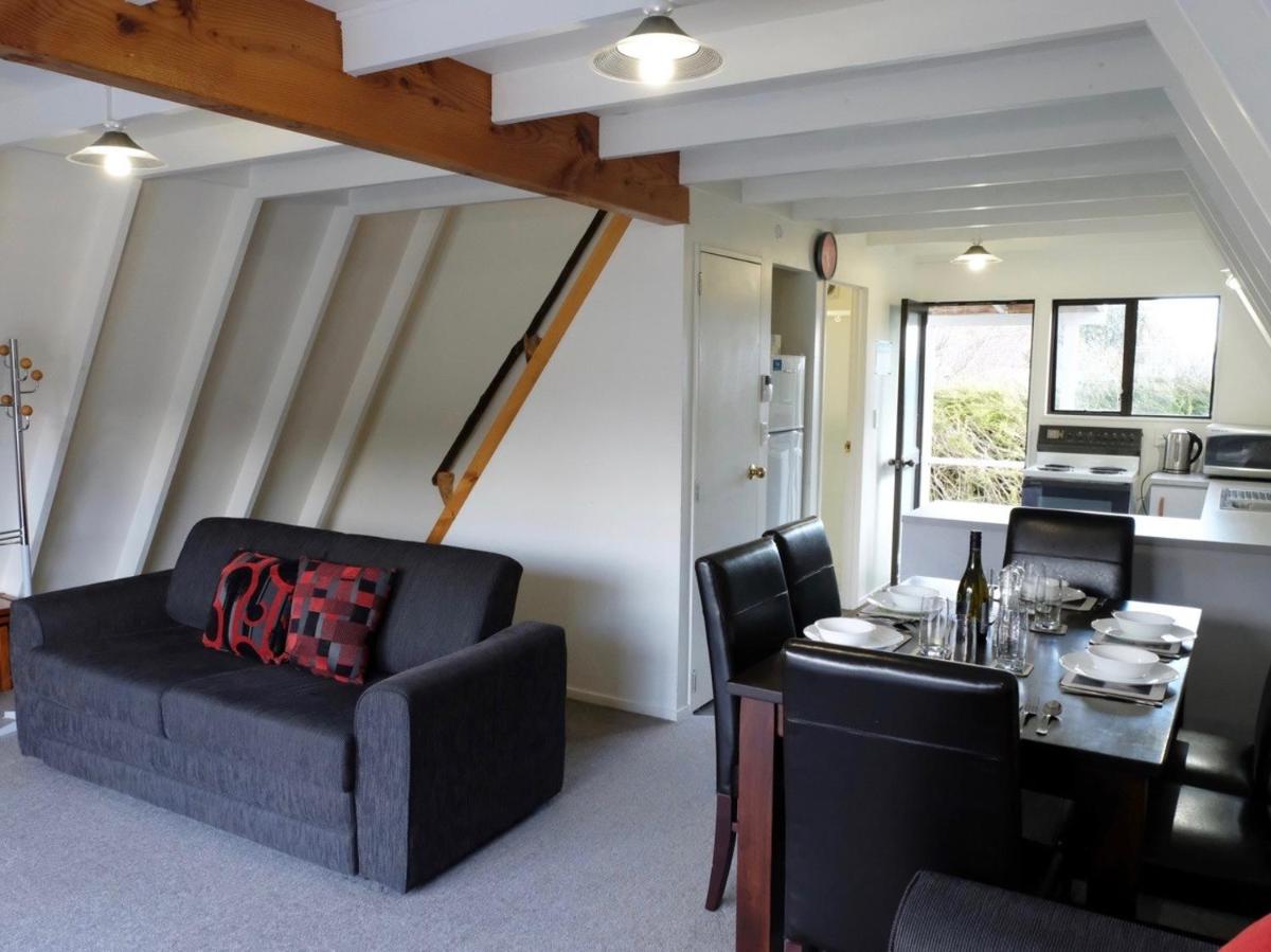 Central Ski Chalet - Ohakune Holiday Home - Housity