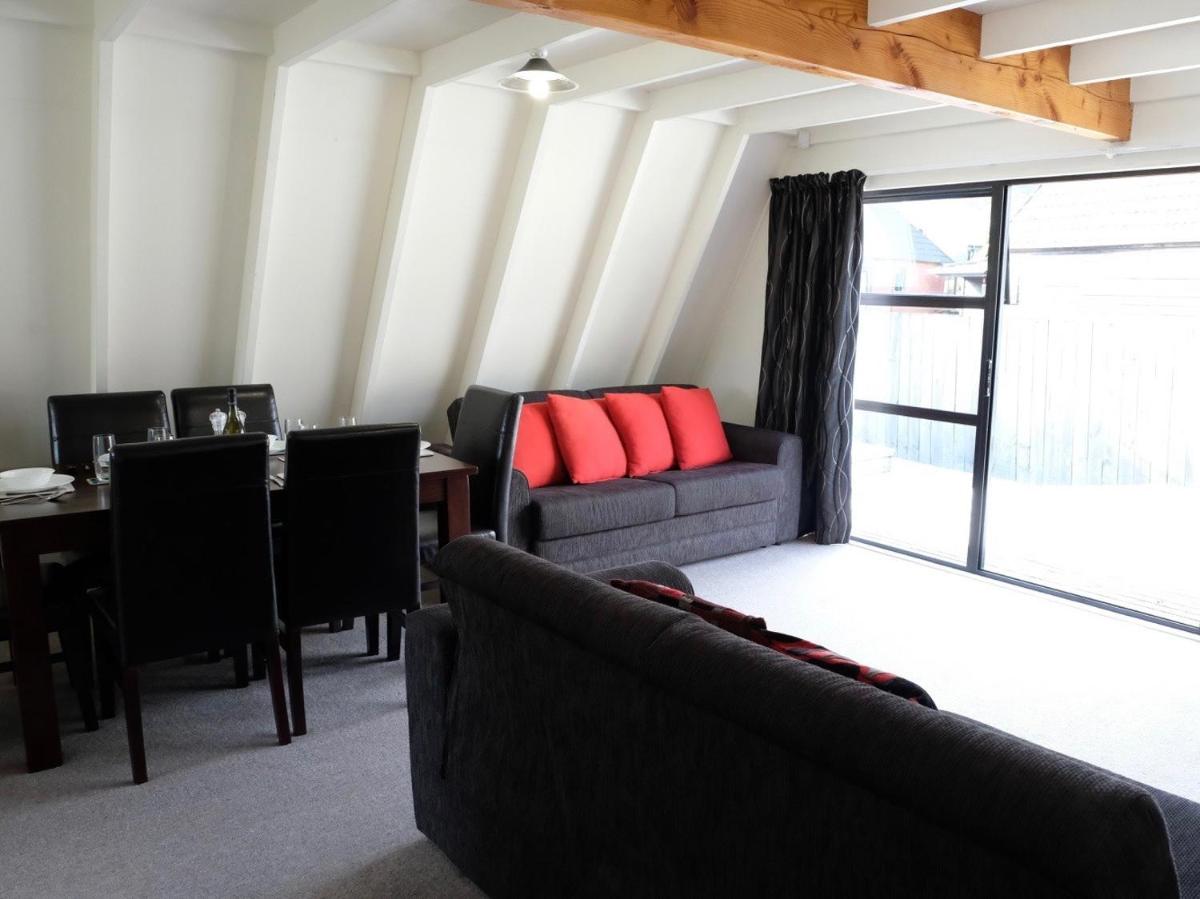 Central Ski Chalet - Ohakune Holiday Home - Housity