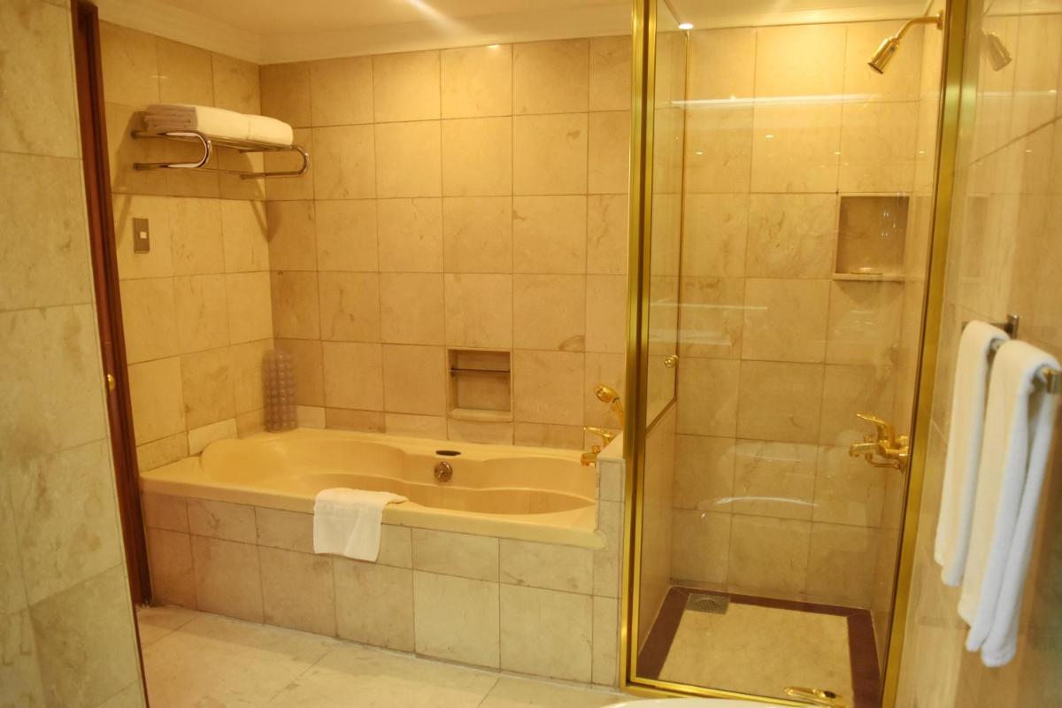 Manila Prince Hotel - Housity