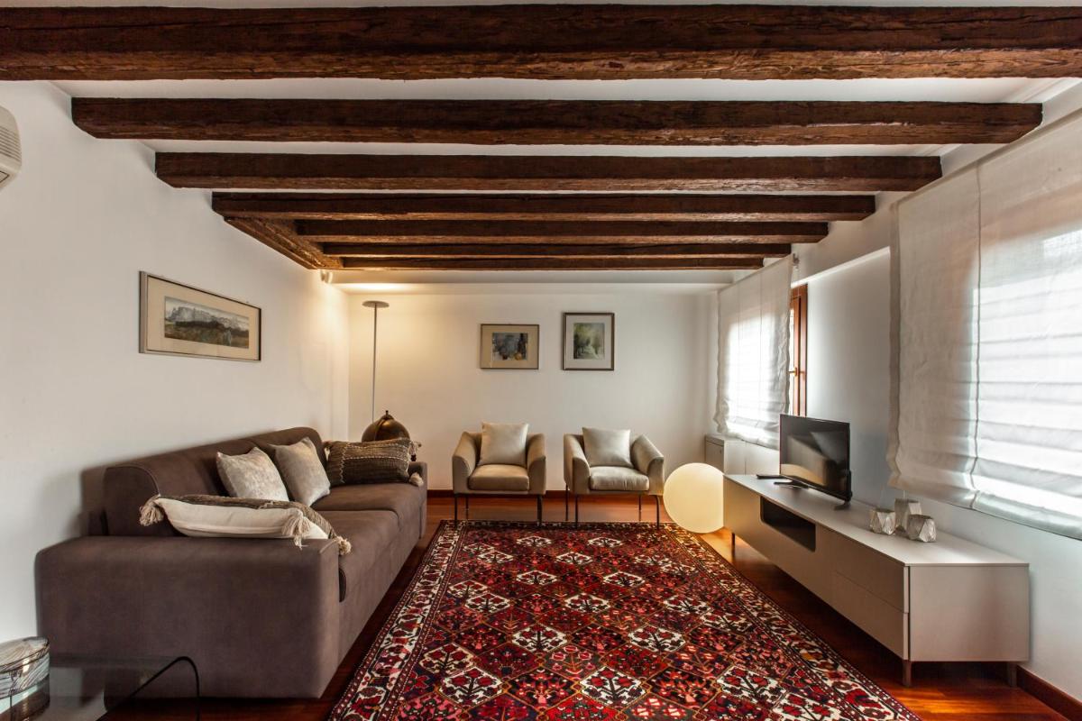 Suitetrails - San Pantalon Luxury Penthouse R&R