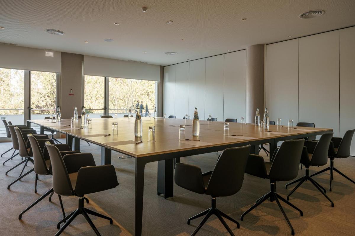 A área empresarial e/ ou a sala de conferências de Monte Real - Hotel, Termas & Spa