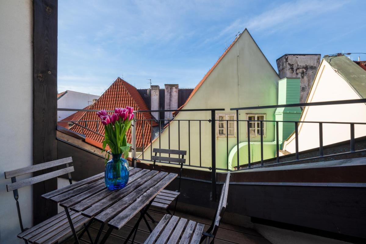 Old Town Square Premium Residence - Housity