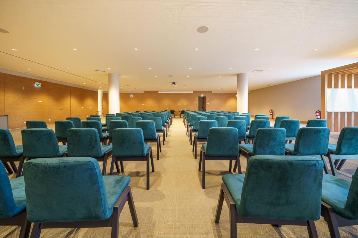 A área empresarial e/ ou a sala de conferências de Monte Real - Hotel, Termas & Spa