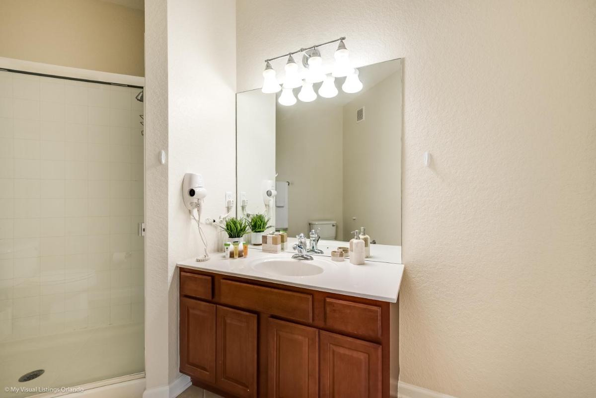 Suitetrails - Cozy Condo wPrivate Balcony & FREE Resort Access