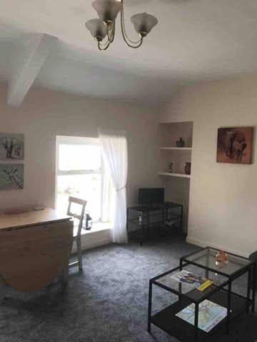 Comfy Stays Swansea Flat 3 - Housity