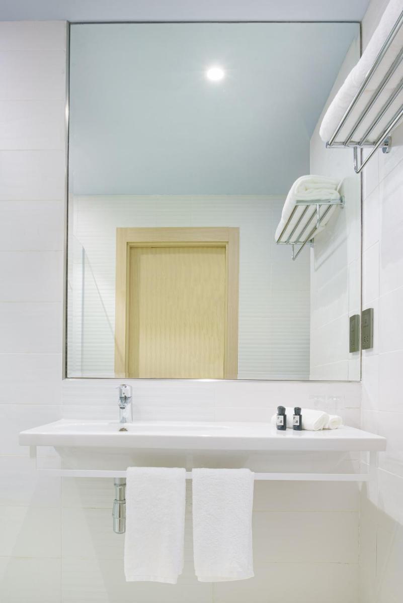 Swiss-Belinn Airport Muscat Oman - Housity