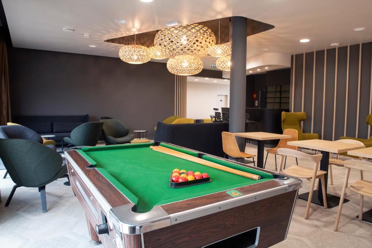 Billard dans l'établissement Aparthotel & Spa Adagio Vannes
