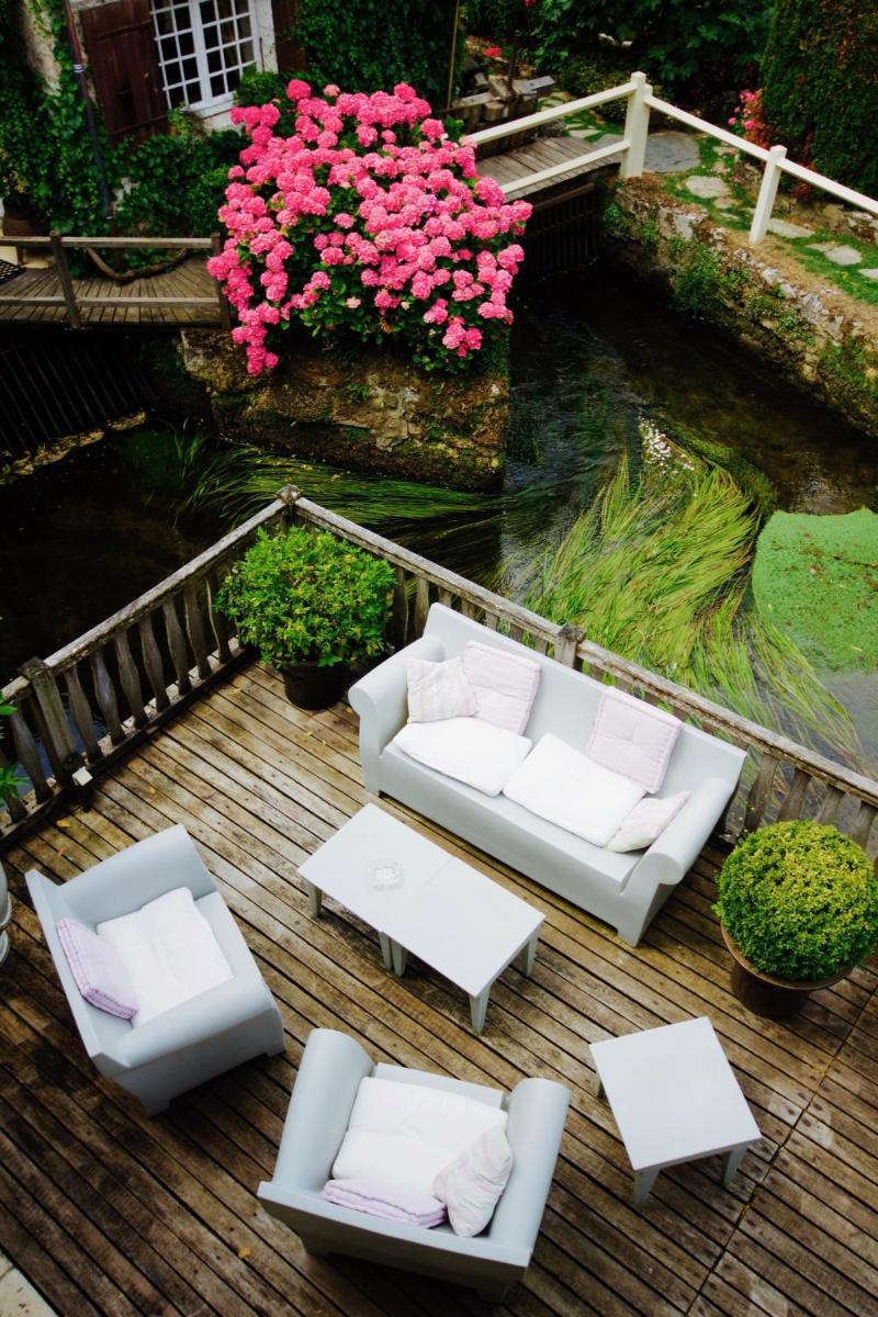 Jardin de l'établissement Le Moulin du Roc