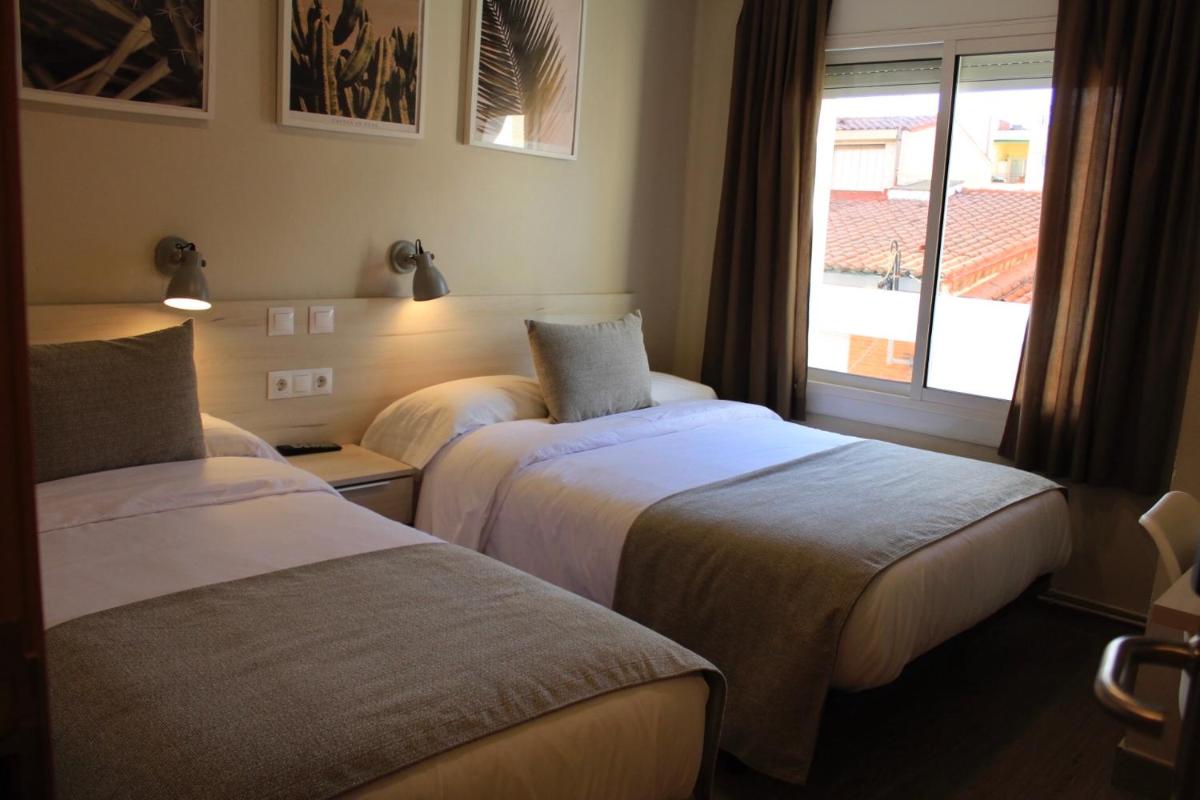 Hostal La Romànica - Housity