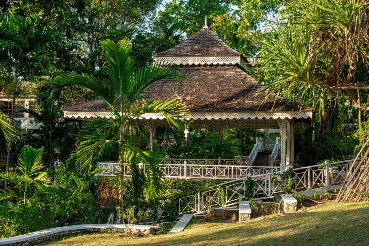 Hibiscus Lodge Hotel - Housity