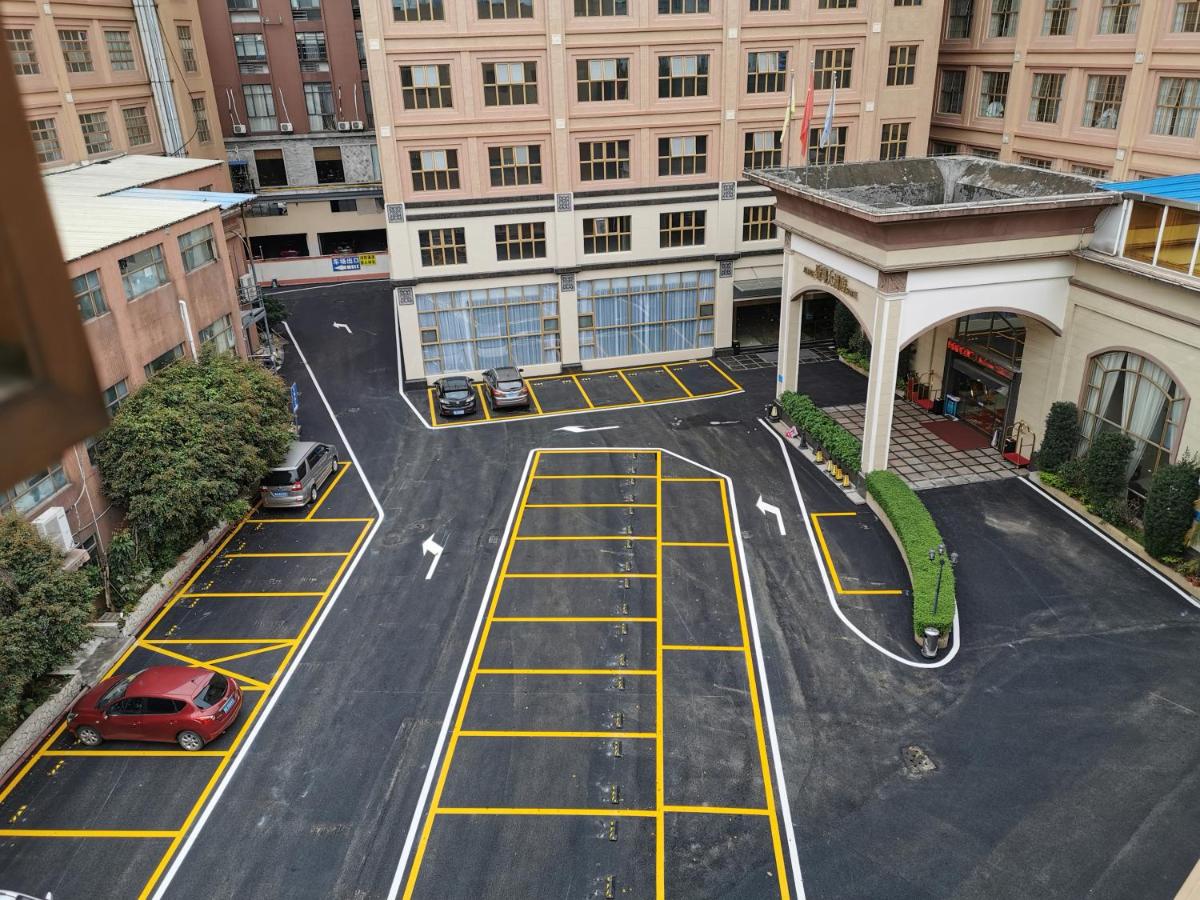 Junyue Hotel - Housity