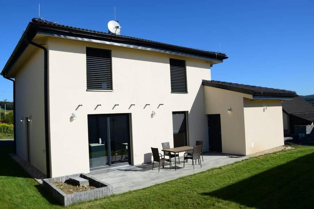 KOLOMOCHI House - Housity