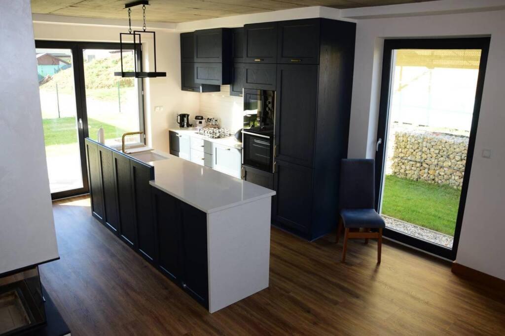 KOLOMOCHI House - Housity