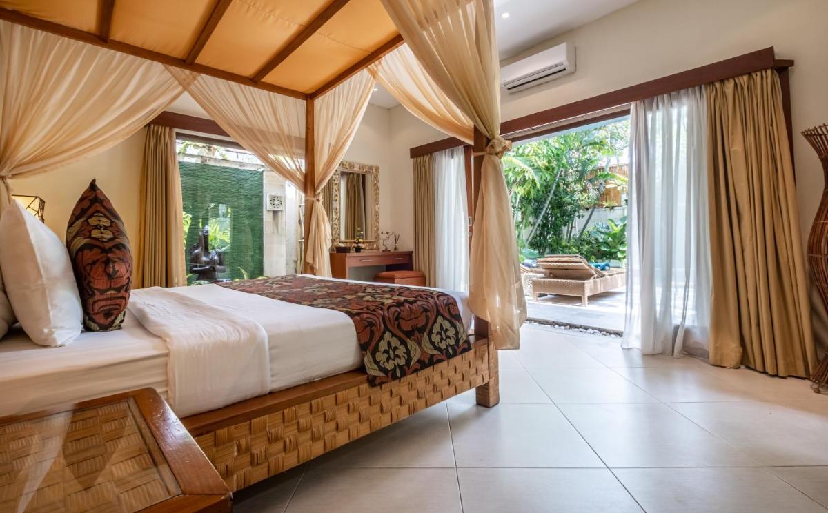 Villa Seriska Seminyak, 5-Star Private Pool Villa, Walk to Dining & Shopping - Hizvo