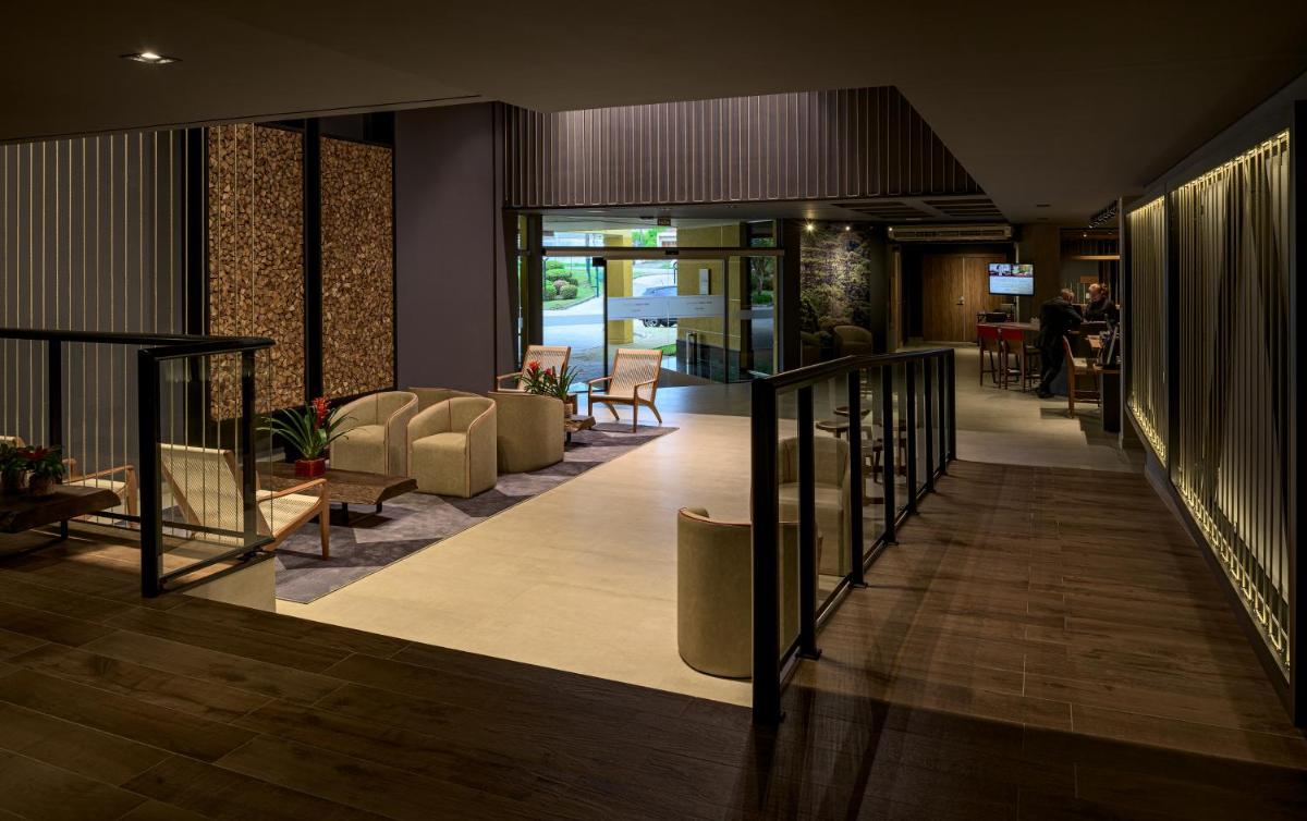 Hotel Cassino Tower Curitiba Aeroporto By Nacional Inn - Housity