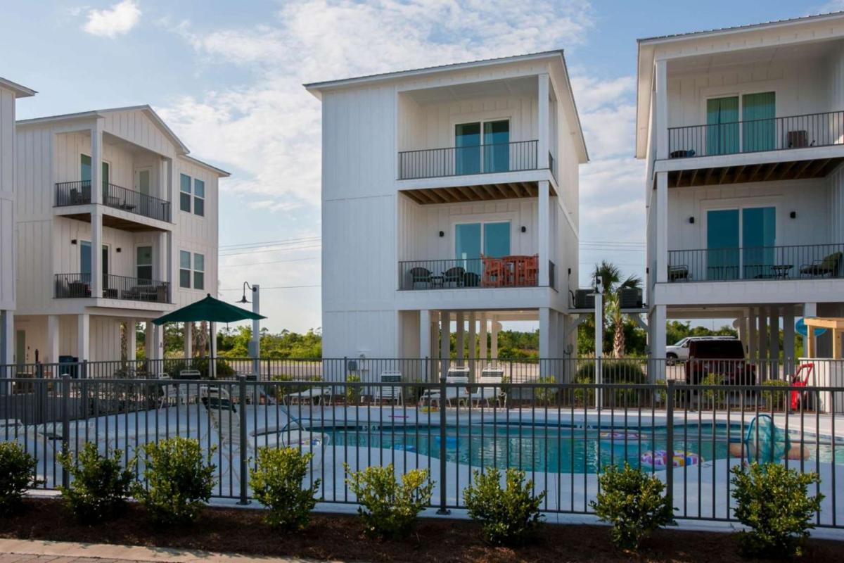 The Salty Unicorn - Housity