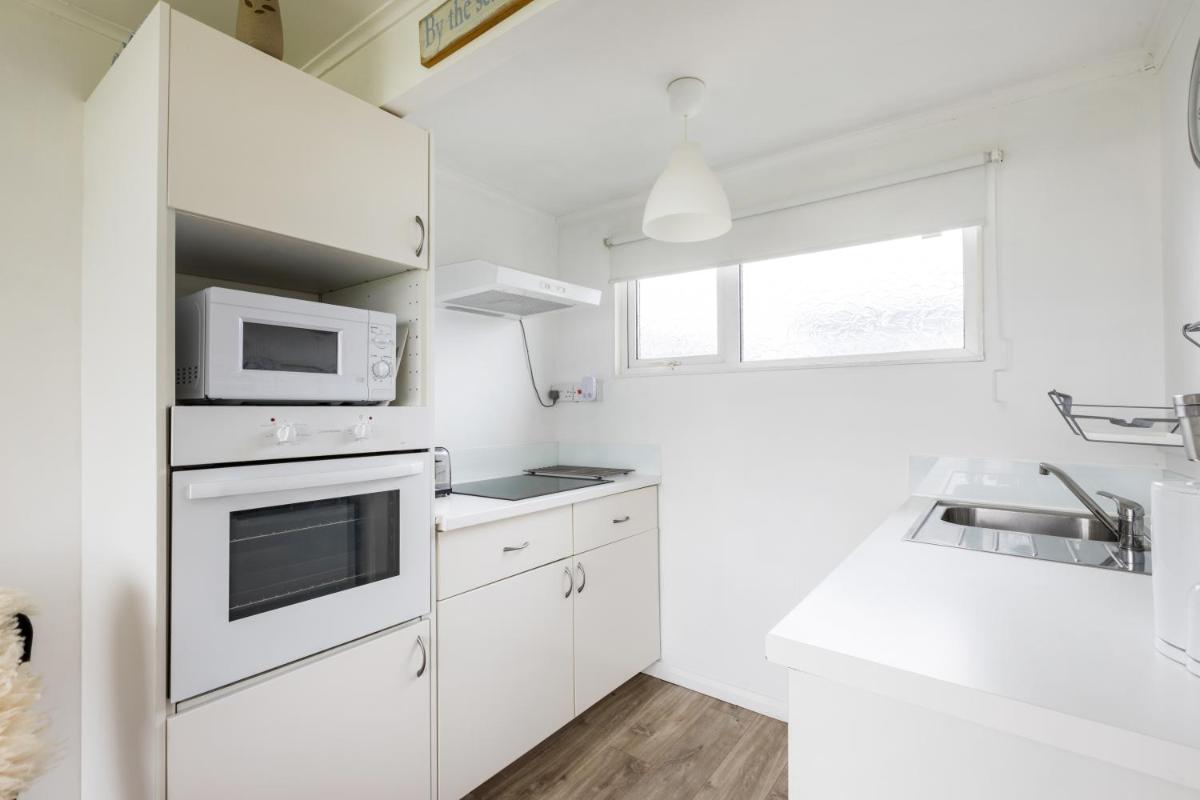 The Beach Huts - Housity