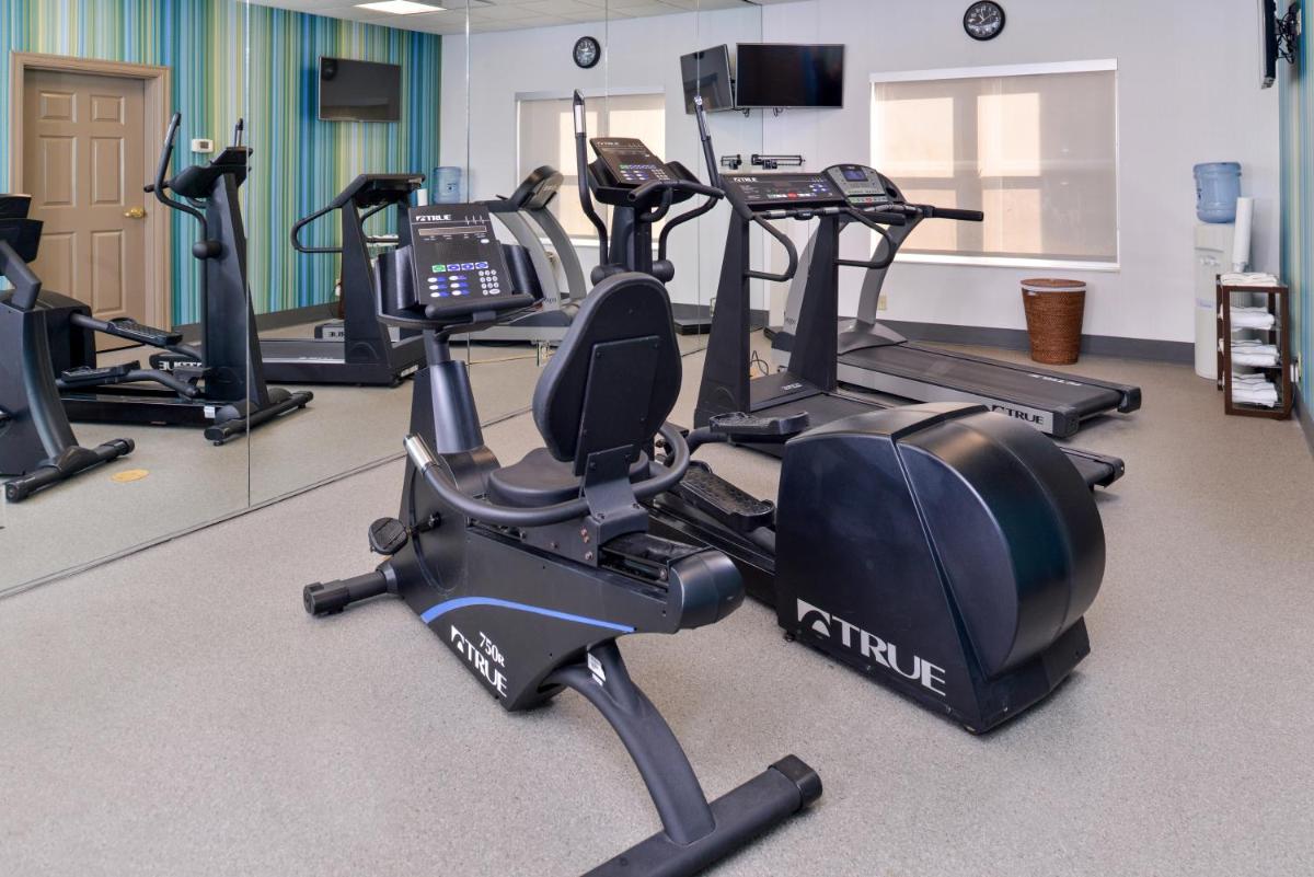 Holiday Inn Express Hotel & Suites St. Louis West-O'Fallon by IHG - Housity