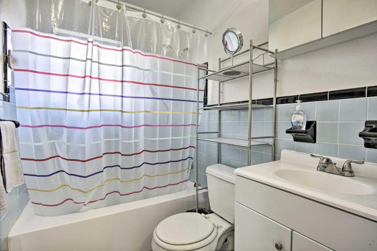 Sunny Cocoa Beach Home Walk to Sea and Attractions! - Housity