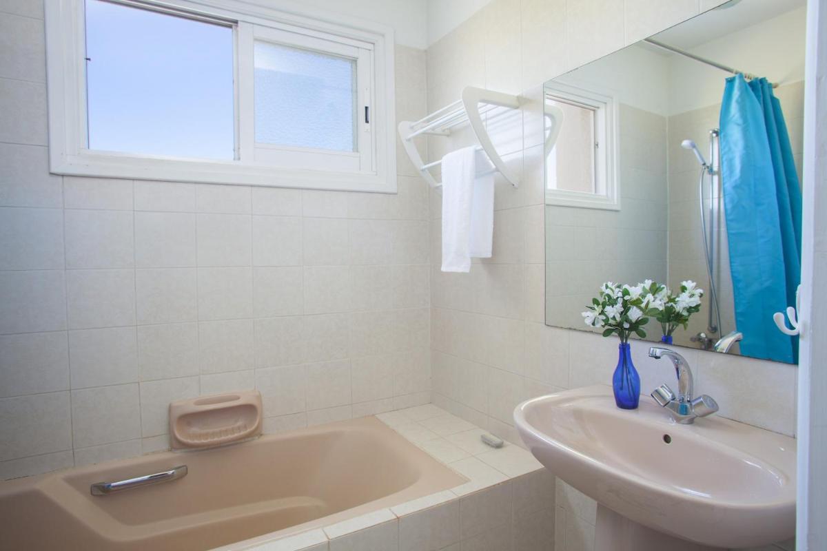Napa Beachfront Villa - Housity