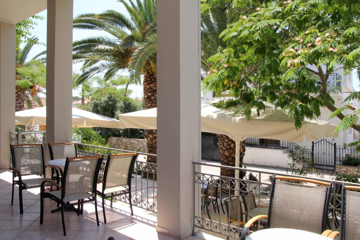 Achilles Hotel - Housity