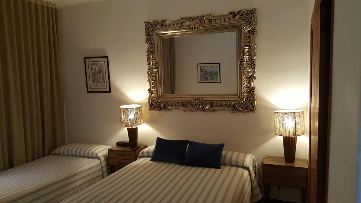 Hostal Residencia Catalina - Housity