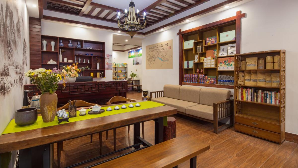 Floral Hotel · Spring Guesthouse Zhangjiajie - Housity