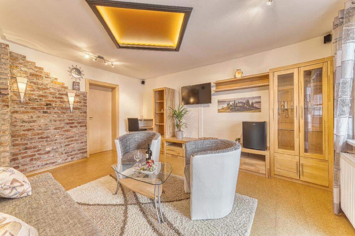 Hotel Hirschenstein - Housity