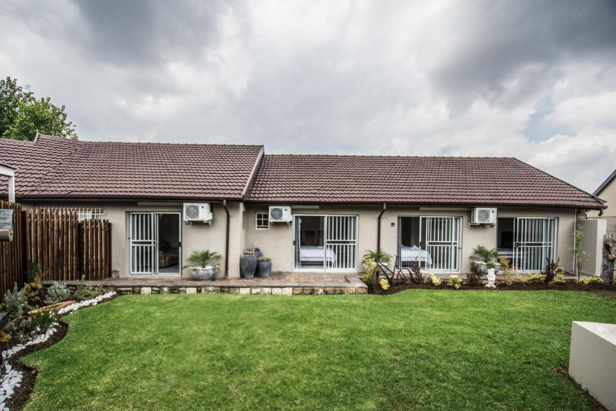 Up21 Guest House - Housity