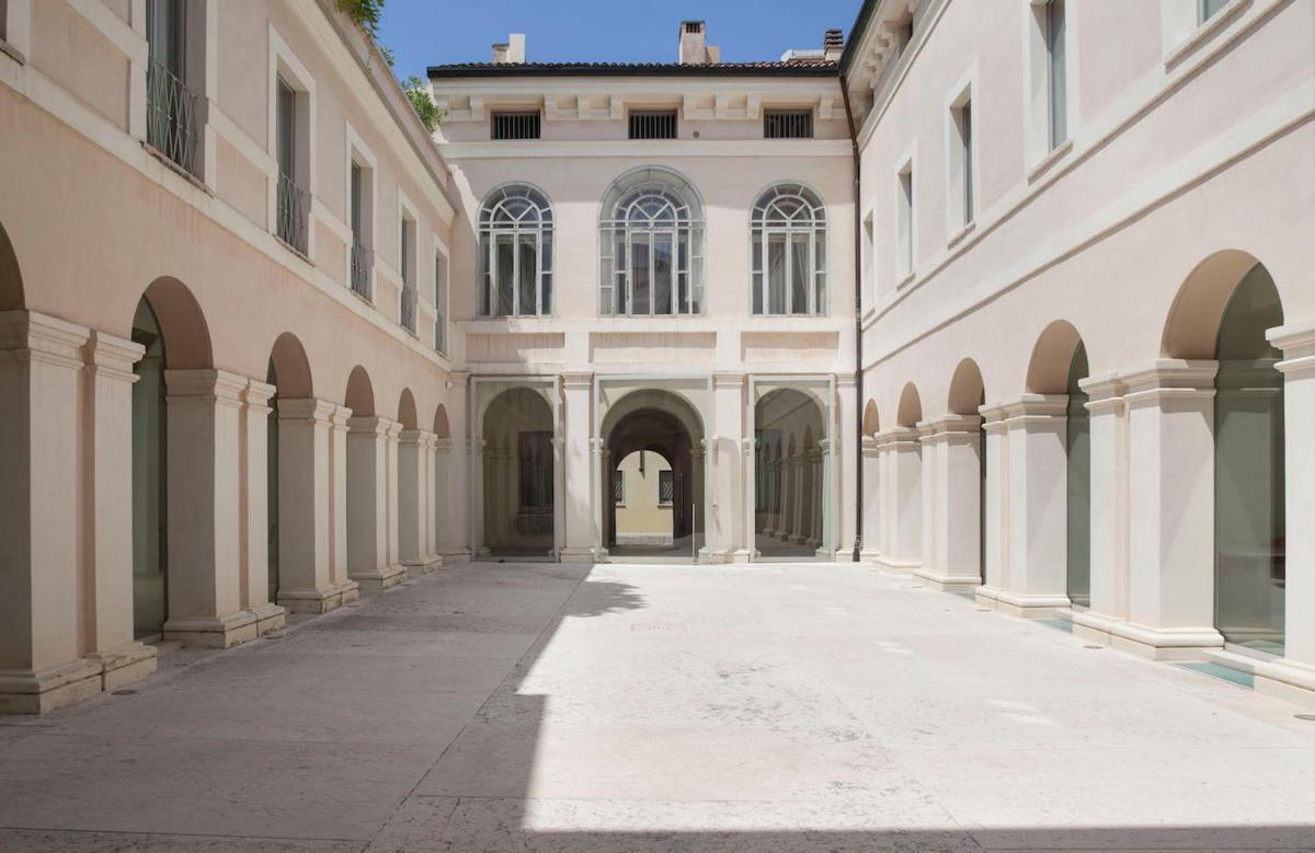 Suitetrails - PALAZZO BECCAGUTTI CAVRIANI - Gallery Suite e Frescoes Suite