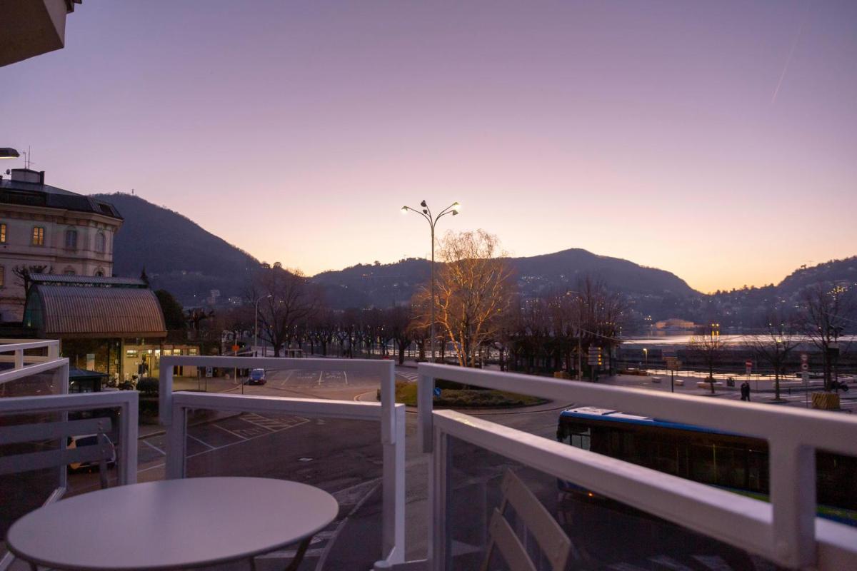 Le Stanze del Lago Lake View - Housity