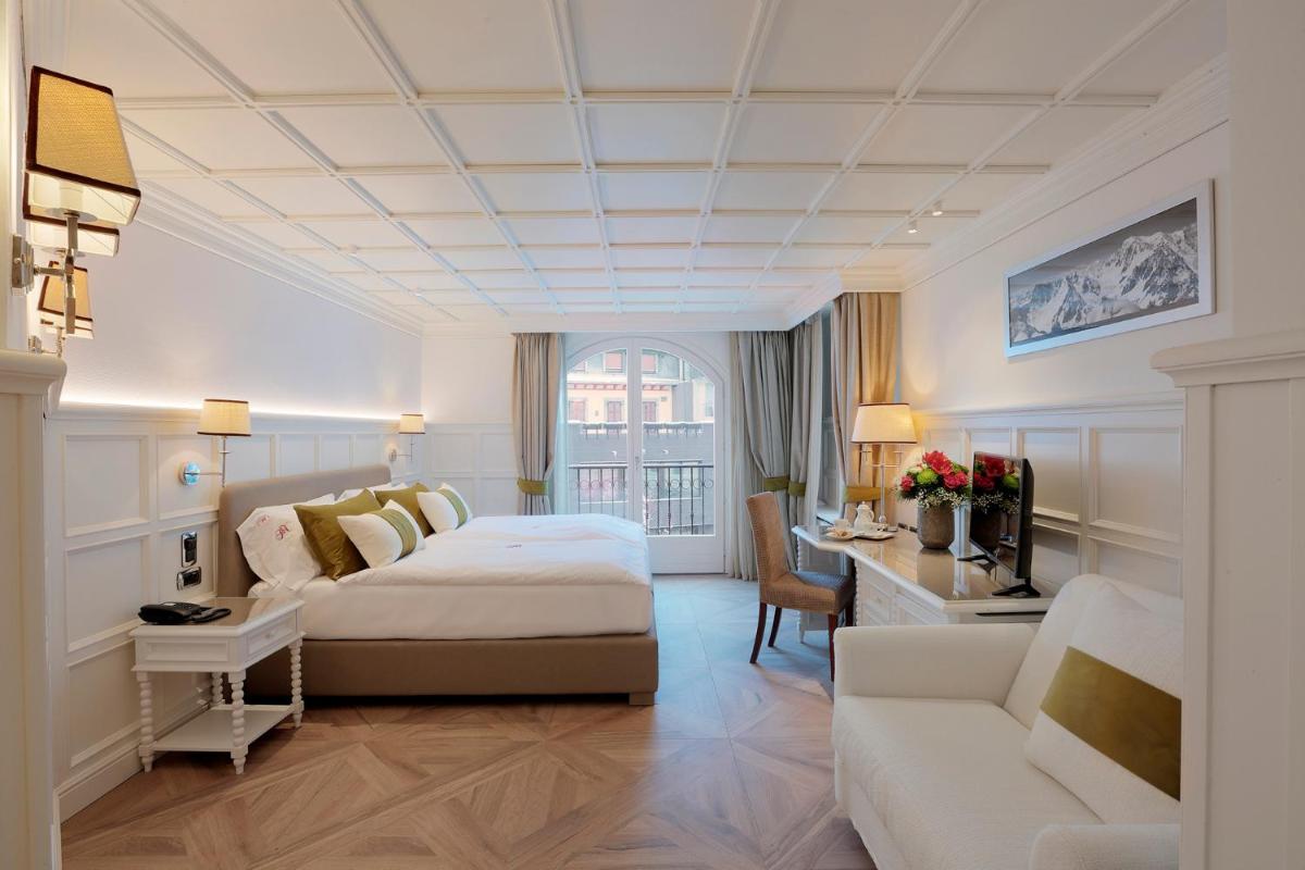 Coin salon dans l'établissement Grand Hôtel des Alpes