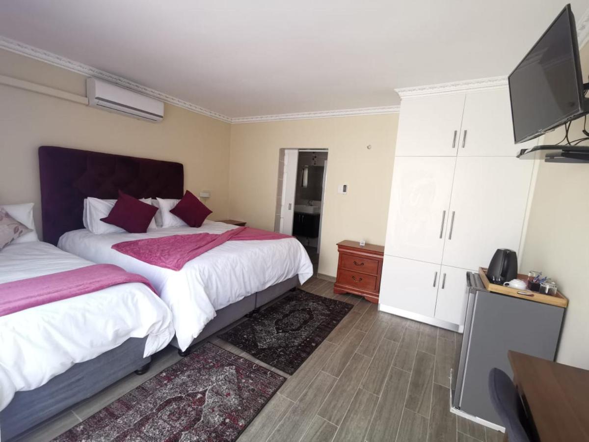 Lucolo Palace B&B - East London - Housity