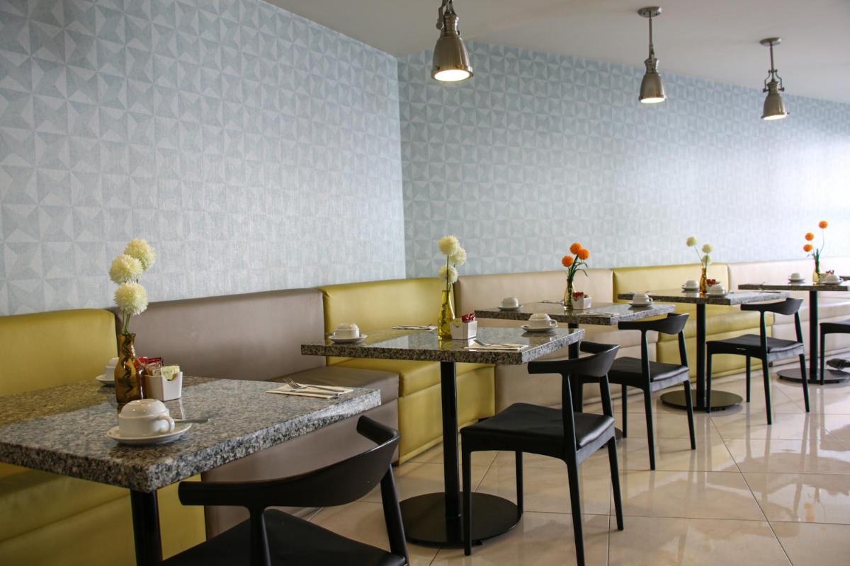 Country Hotel & Suites - Housity