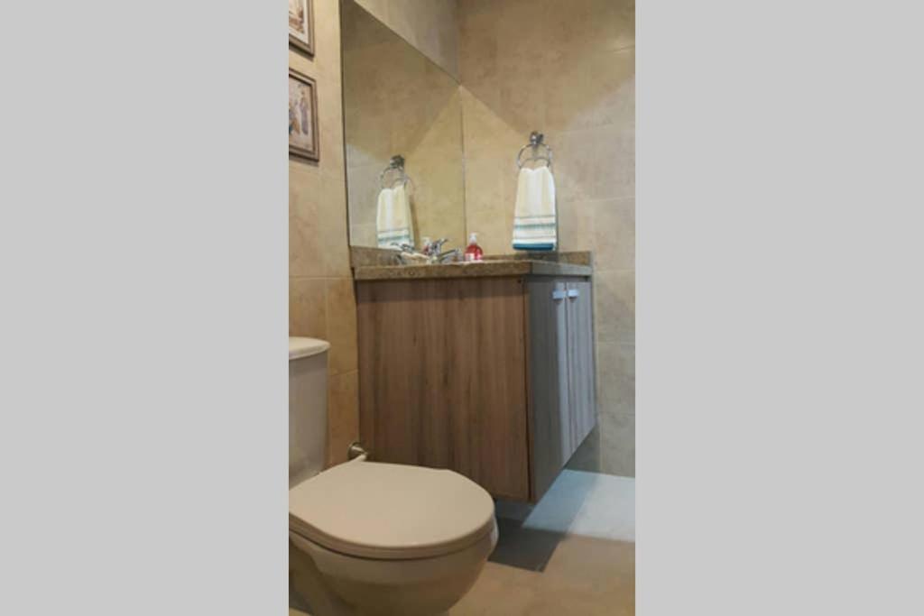 Habitación Privada 10 min de la playa, entrada independiente. - Housity