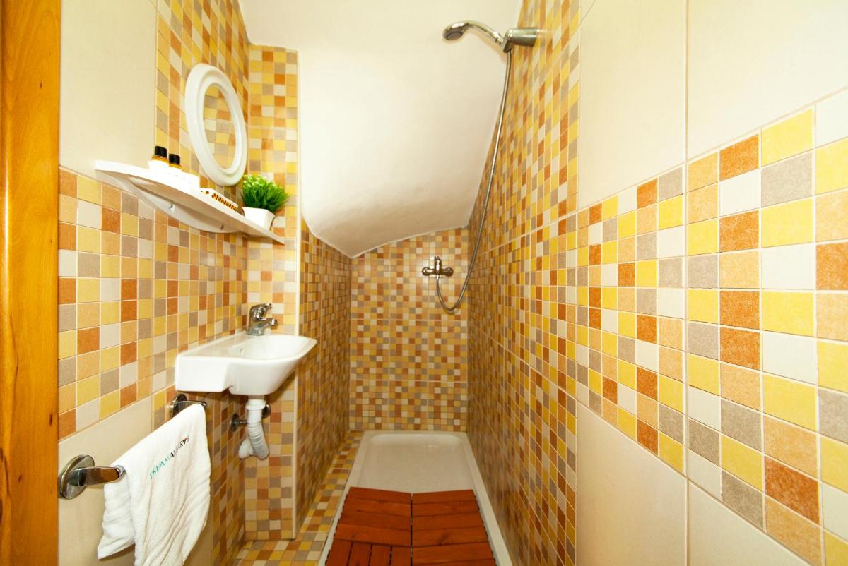 Suitetrails - A09 - Super Central Duplex Apartment