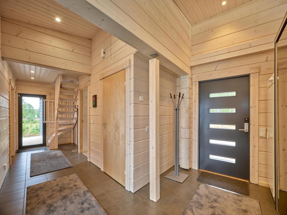 Huvila erämaajärven rannalla Taivalkoskella - Housity