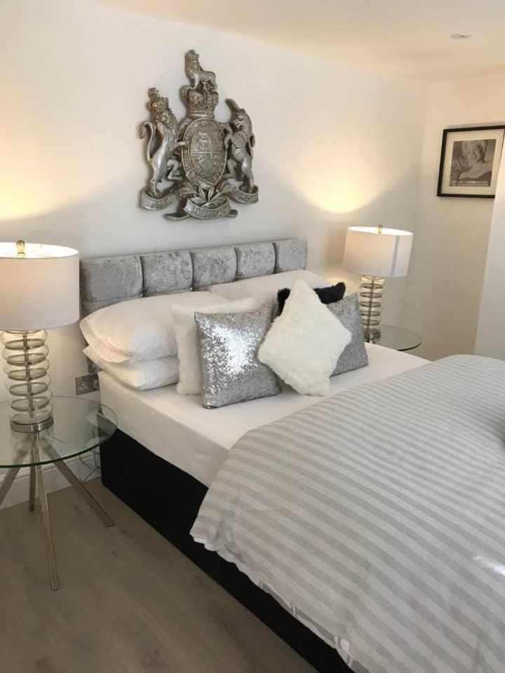 Brighton Rock - 13 - Housity