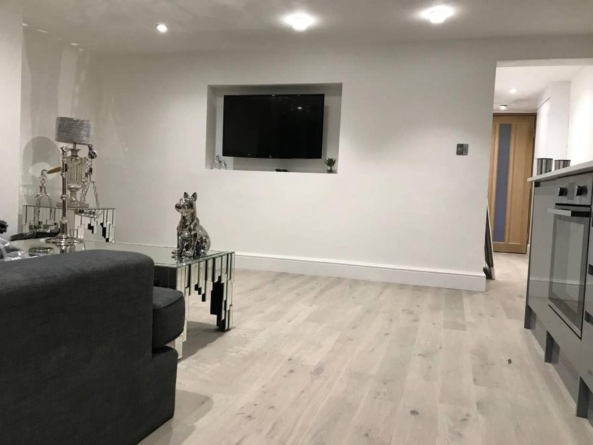 Brighton Rock - 13 - Housity