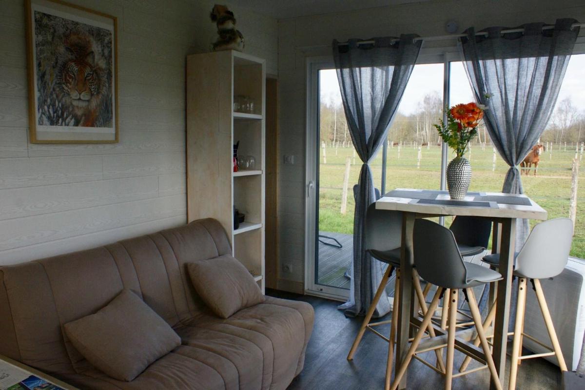 Cottage tout confort au milieu des chevaux - Housity